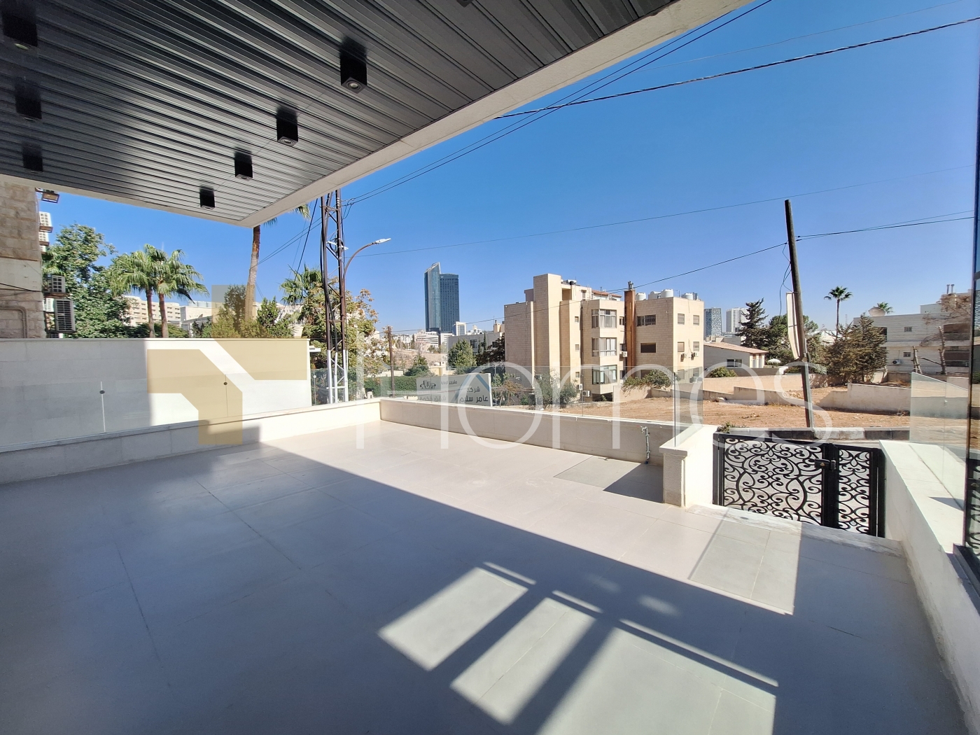 Ground floor with a terrace for sale in the Fourth Circle 235m