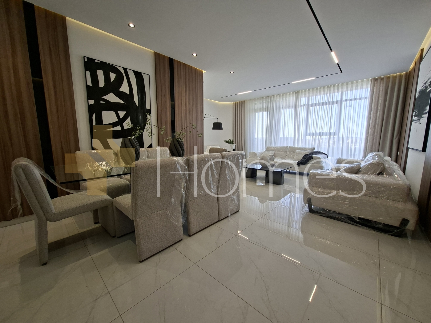 First floor with a high view for sale on Airport Road, area of 235m