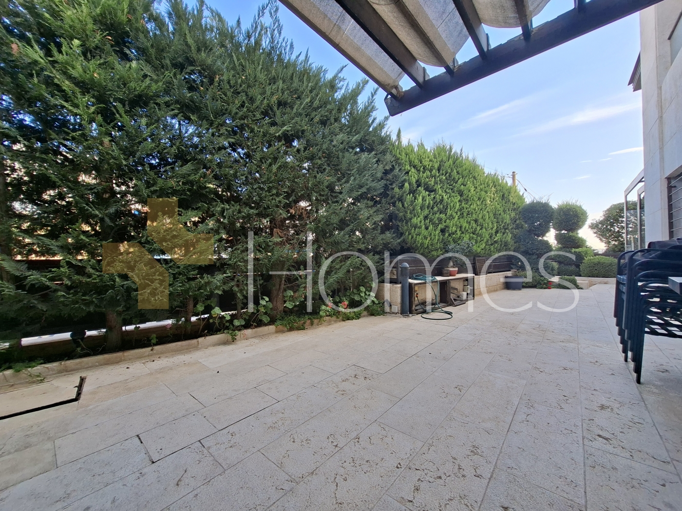 Flat ground floor apartment for sale in Dabouq 370m