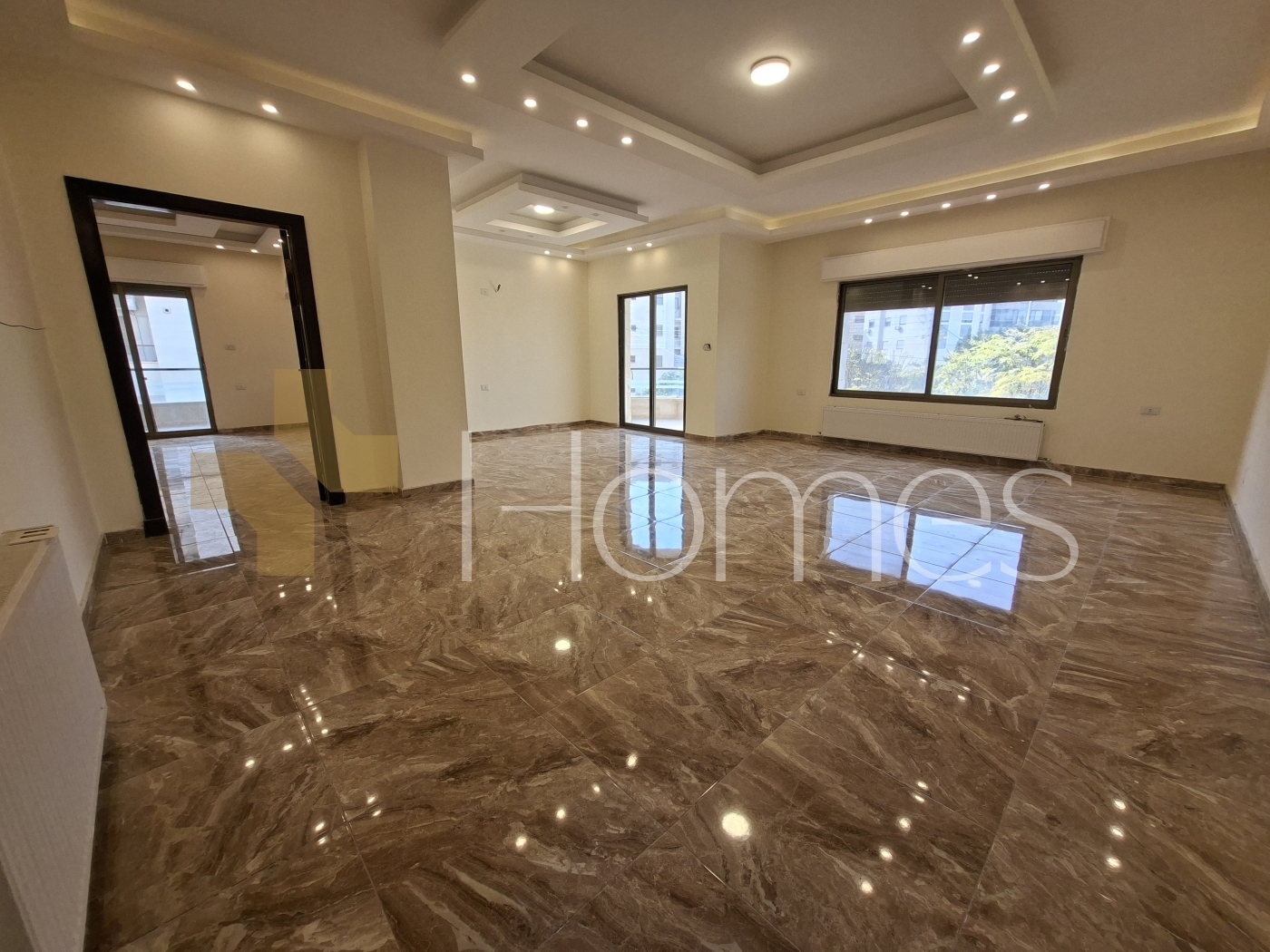 First floor for sale in Marj El Hamam, with a building area of 182m