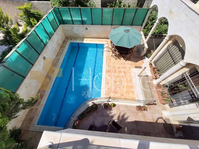 فيلا مستقلة للبيع في اجمل احياء عمان - الكرسي، مساحة بناء 870م 