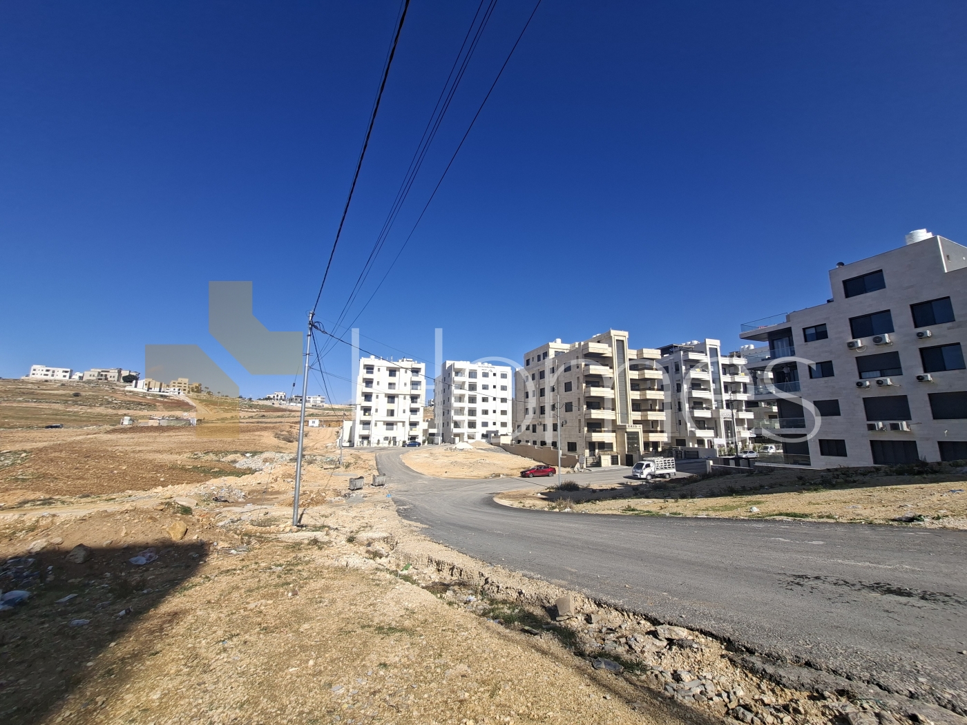 ارض للبيع في حي الصحابة تصلح لبناء اسكان بمساحة ارض 780م