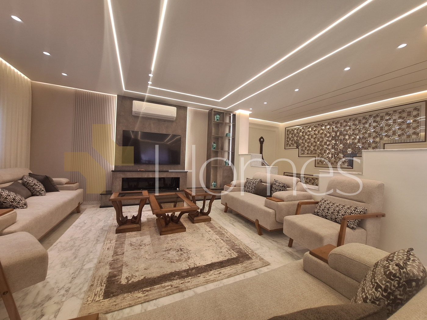 Ground floor apartment with a garden for sale in Dair Ghbar 308m