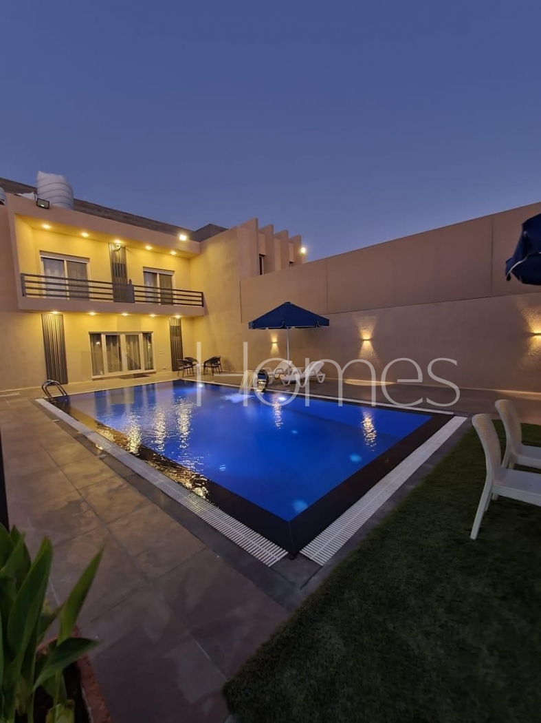 شاليهات مع مسبح للبيع في البحر الميت، بمساحة ارض 1244م