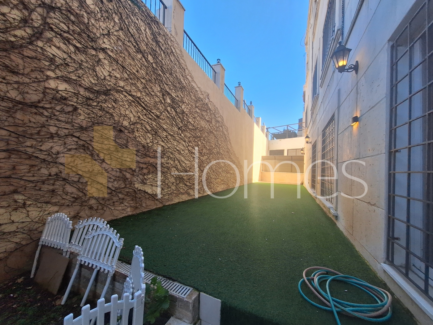 Apartment with a terrace for sale in Dabouq 188m