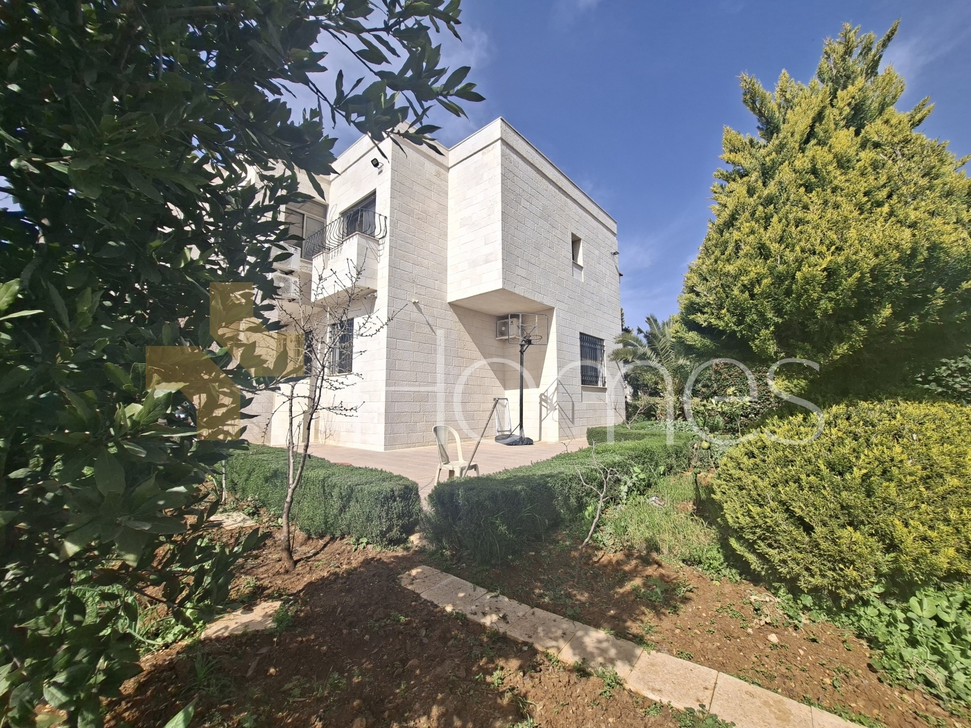 Furnished villa for sale in Na'or , with a land area of 1000m 