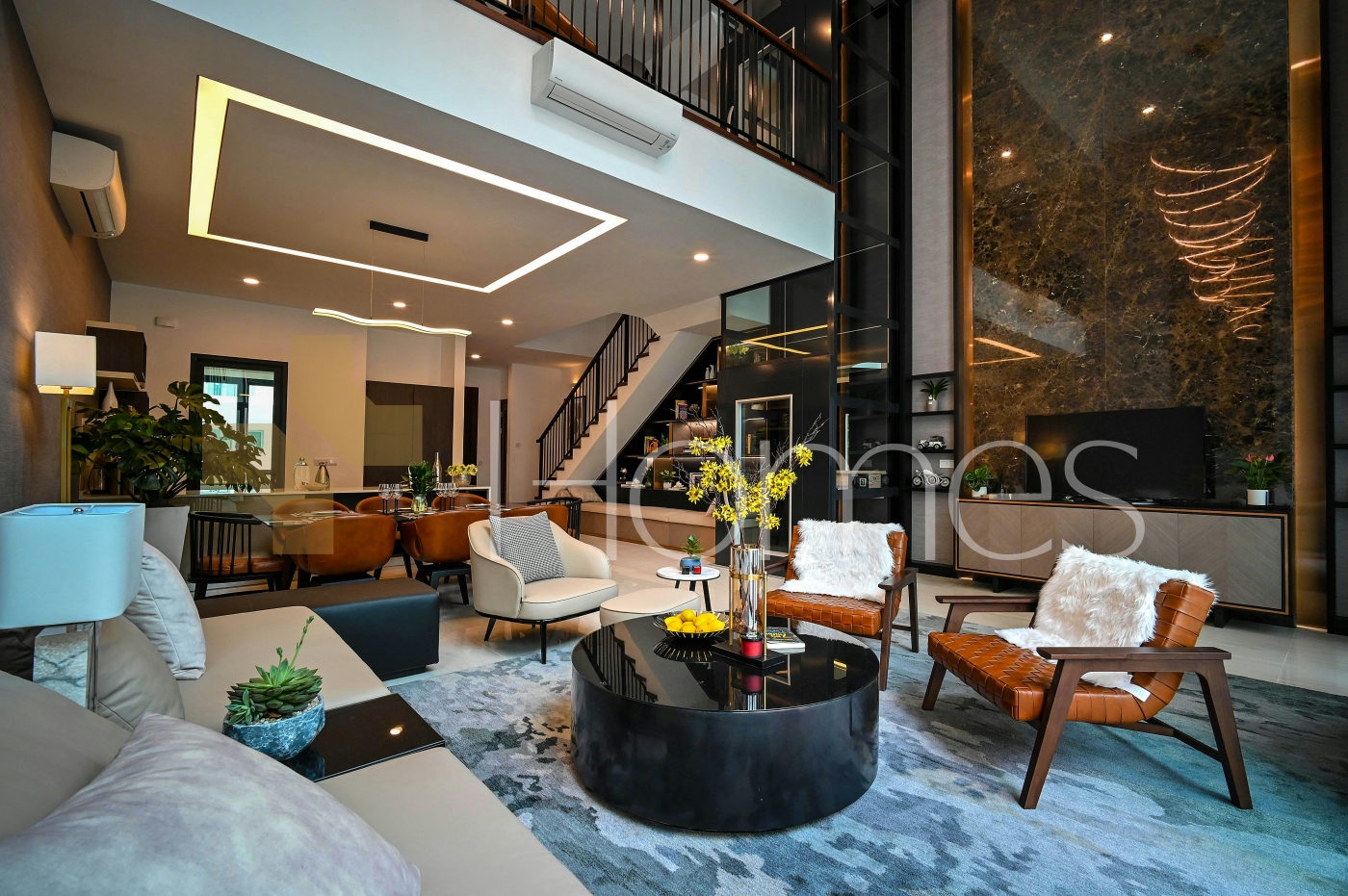 Ground floor with terrace for sale in Qaryet Al Nakheel, area of 225m