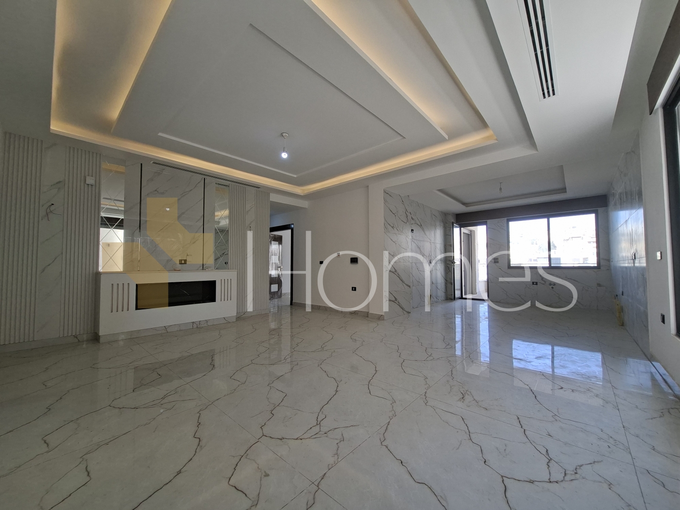 First-floor for sale in Hjar Al-Nawabelseh, area of 190m