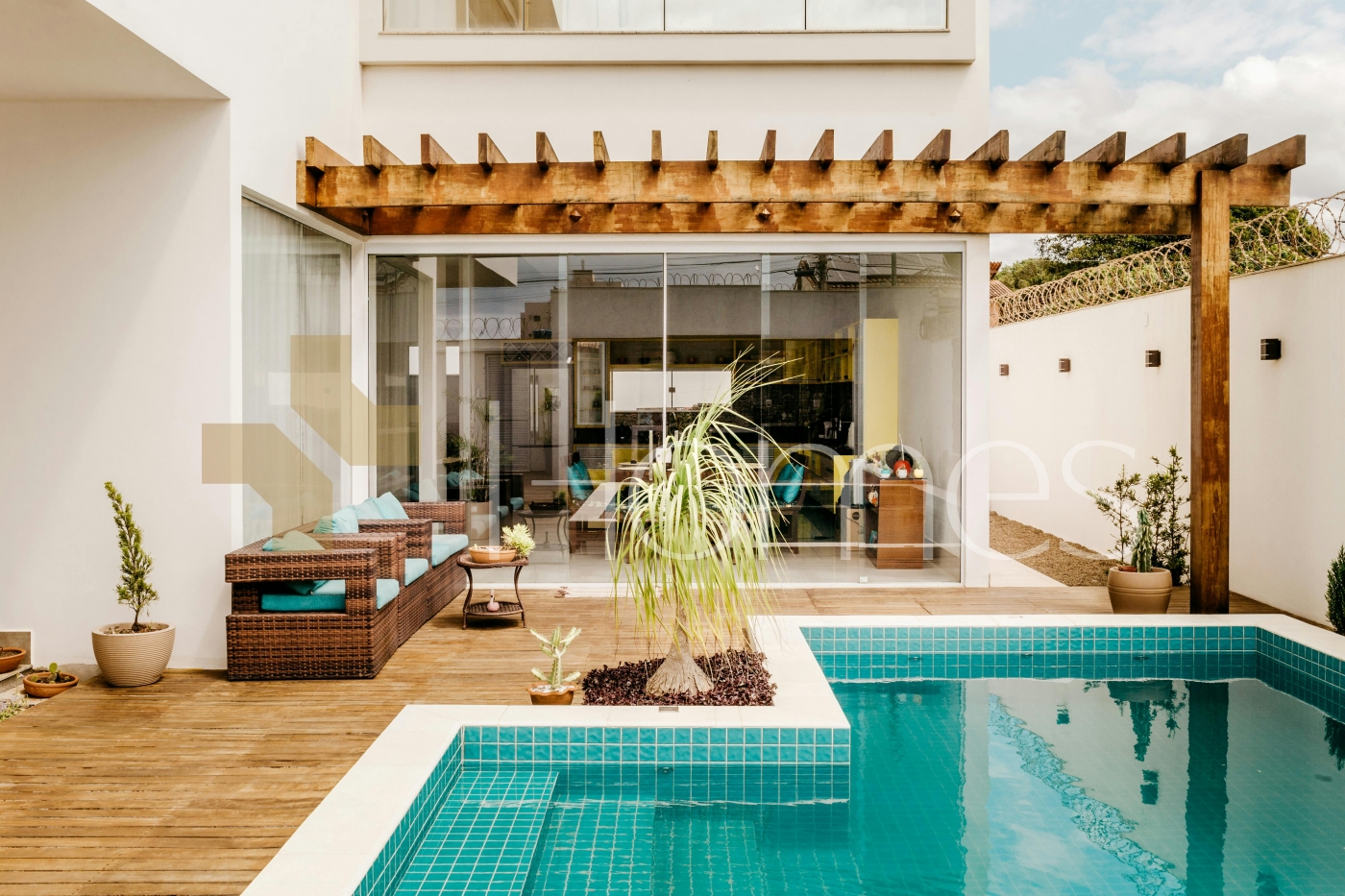 Ground floor with swimming pool, for sale in Coridor Abdoun, of 240m