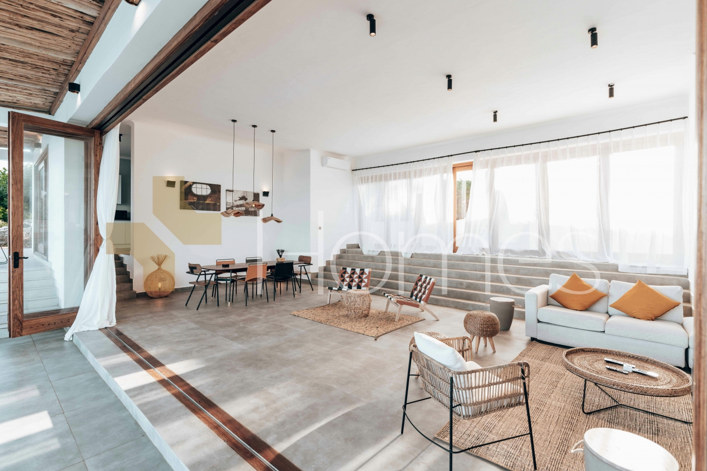 Ground floor with terrace, for sale in Coridor Abdoun, of 215m