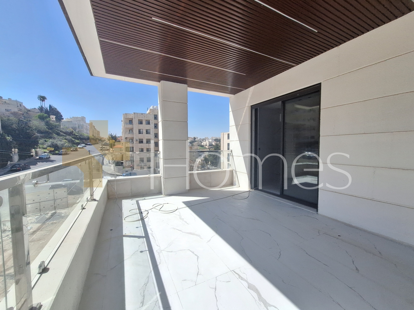 Flat ground floor apartment with a private garage for sale in Khalda