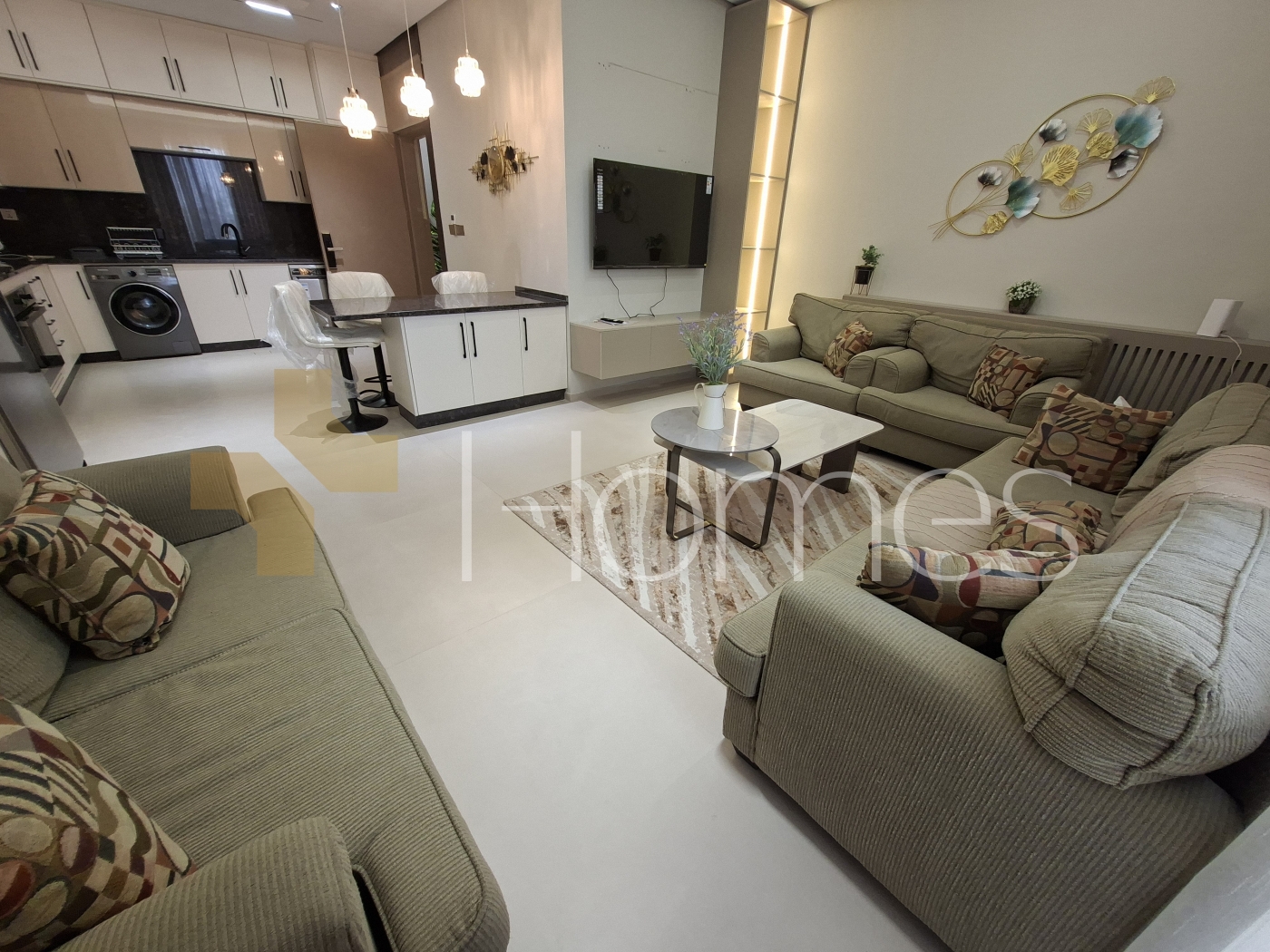 2nd floor apartment within compound for sale on Airport Road, of 115m
