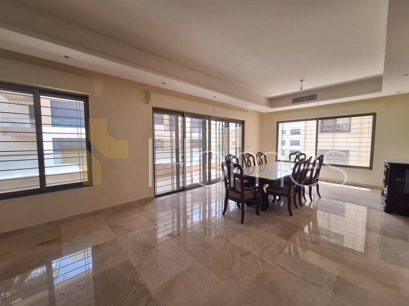 Flat first floor apartment for sale in Um Uthaina