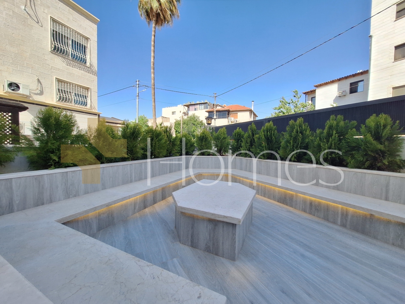 Ground floor apartment with garden for sale in Abdoun
