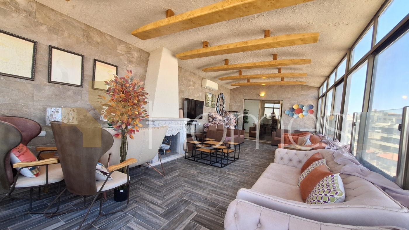 Duplex apartment with roof and terrace for sale in Umm Al Summaq 290m