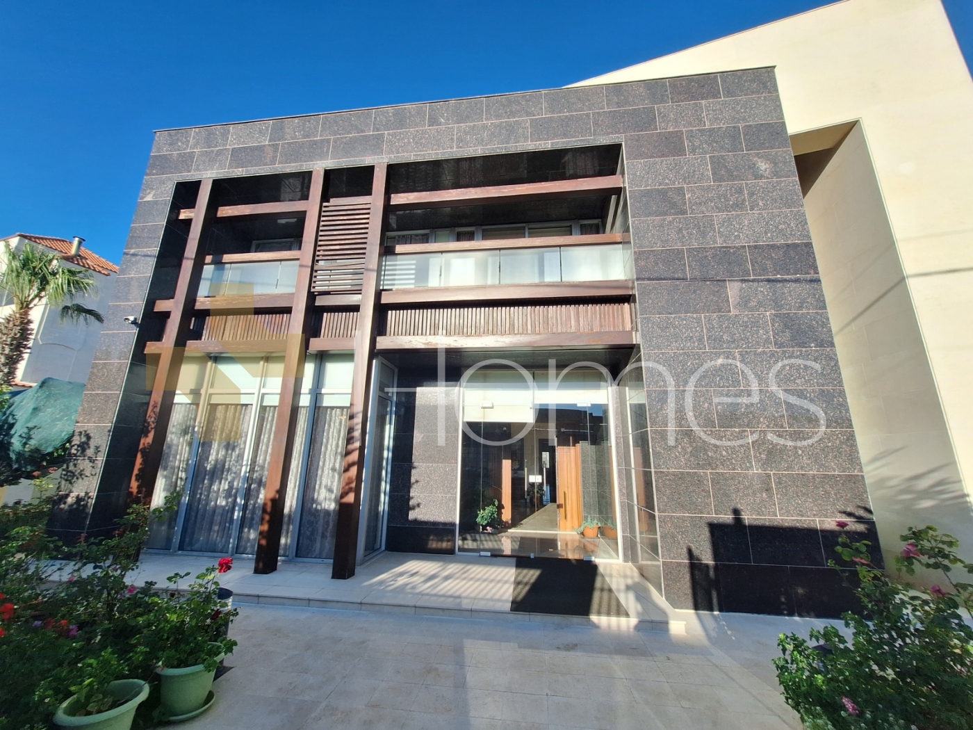 Standalone villa with pool for sale in Dabouq with a land area 1233m
