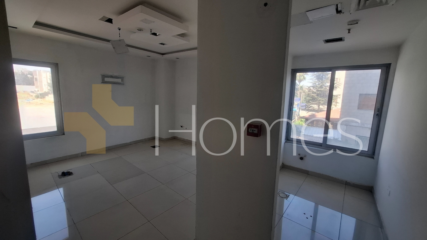 deluxe front-facing commercial office for sale near 7th circle - 165m 