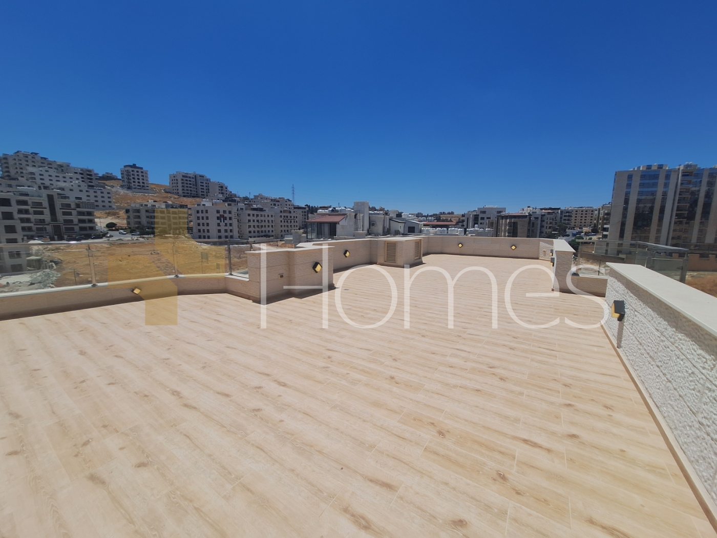 Last floor apartment with a roof for sale in Dair Ghbar 200m