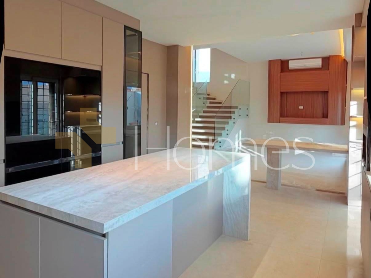 Standalone villa for sale in Andalucia, with a building area of 380m