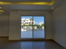 شقة ارضية طابقية مع ترس للايجار في عبدون مساحة بناء 410م