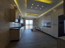 شقة ارضية طابقية مع ترس للايجار في عبدون مساحة بناء 410م
