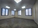 مكتب جديد بموقع مميز للايجار في شارع عبدلله غوشة , مساحة المكتب 120م