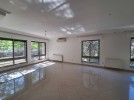 Ground floor with terrace for rent in 4th Circle 240m