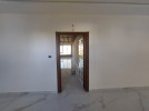 مكتب طابق اول بمساحة مفتوحة للايجار في عبدون مساحة المكتب 125م.