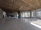 مكتب تجاري غير مشطب للايجار في وادي صقرة، بمساحة مكتب 200م