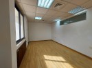 مكتب طابقي في مجمع استراتيجي للايجار في الشميساني، مساحة المكتب 320م
