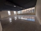 مكتب طابق اول للايجار في مجمع تجاري استراتيجي في الدوار السابع، 350م