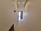 شقة ارضية مع كراج خاص للايجار في عبدون بمساحة بناء 180م