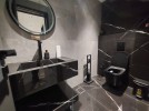 commercial showroom for rent on Mecc Street, of 146m