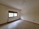 First floor apartment for rent in Umm Uthaina 196m