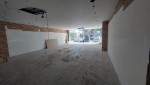 Commercial showroom with attic for rent in Khalda area of 200m