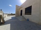 Villa with pool for rent in Na'or, with a building area of 480m