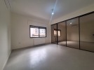 First floor apartment for rent in Dair Ghbar 182m