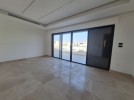 Roof with terrace for rent in Abdoun 250m