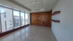Flat office with a very high and distinctive for rent
