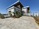 Villa with swimming pool for rent in Na'or, with a land area of 1000m