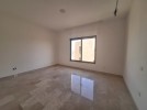 Third floor apartment for rent in Dair Ghbar 260m