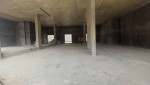 Commercial showroom with front and rear terraces for rent 