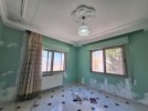 شبه فيلا للايجار في منطقة الكرسي، بمساحة بناء 375م