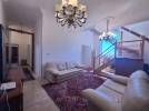 روف دوبلكس مع ترس للايجار في الشميساني بمساحة اجمالية 350م