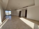 شقة اخير مع روف للبيع في جبل عمان بمساحة اجمالية 300م 