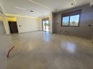 Flat apartment with garden 2023 for sale in Hjar A-Nawabelseh 250m