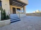 Ground floor with terrace for sale in Airport Road 170m