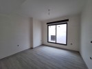شقة اخير مع روف دوبلكس للبيع في عبدون بمساحة اجمالية 305م