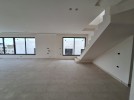 شقة اخير مع روف دوبلكس للبيع في عبدون بمساحة اجمالية 305م