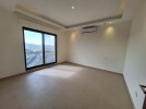 شقة طابق اول للبيع في عبدون بمساحة بناء 220م